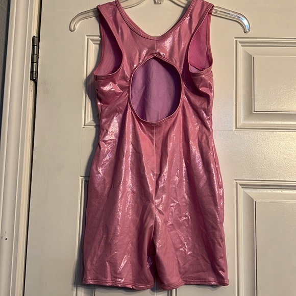 Pink leotard with shorts - Picture 2 of 4